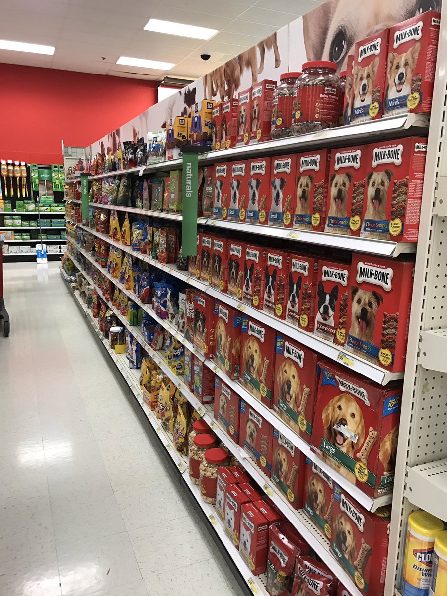 We got commondities too! <a href="/jamaal_edwards/">Jamaal Edwards</a> @kellyjeanwerner <a href="/A_Leigh_/">AV</a>