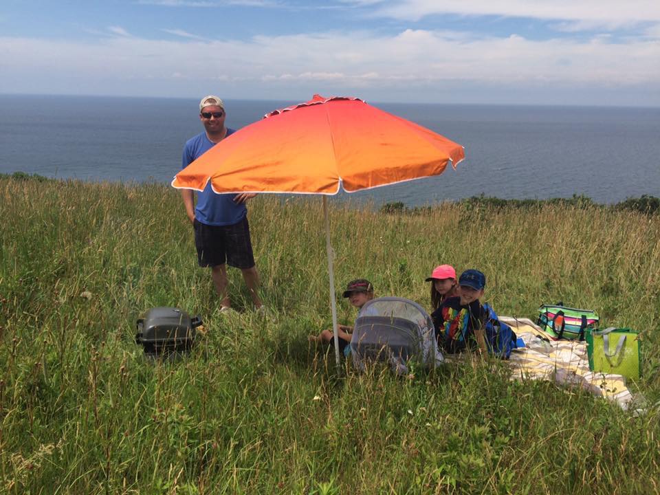 CTV_Liveat5's tweet photo. Today's winning #PerfectPicnicContest photo. There's still time to post your pic for a chance to win a #ChrisBrothers picnic basket! https://t.co/r4ll9rqWQZ