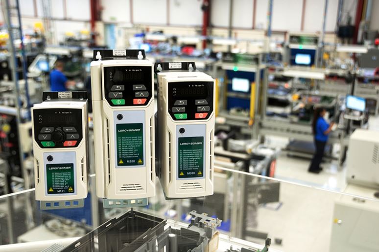 Преобразователи частоты control techniques. Control techniques. Nidec (leroy somer, control techniques) commander c200 с200-02400013 (380/480, 1. Частотный преобразователь commander c200 ошибки. Частотный преобразователь leroy somer unidrive.