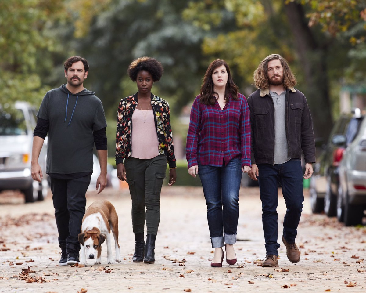 The one hour Season Finale of #DownwardDog starts now! Please retweet if you're watching!