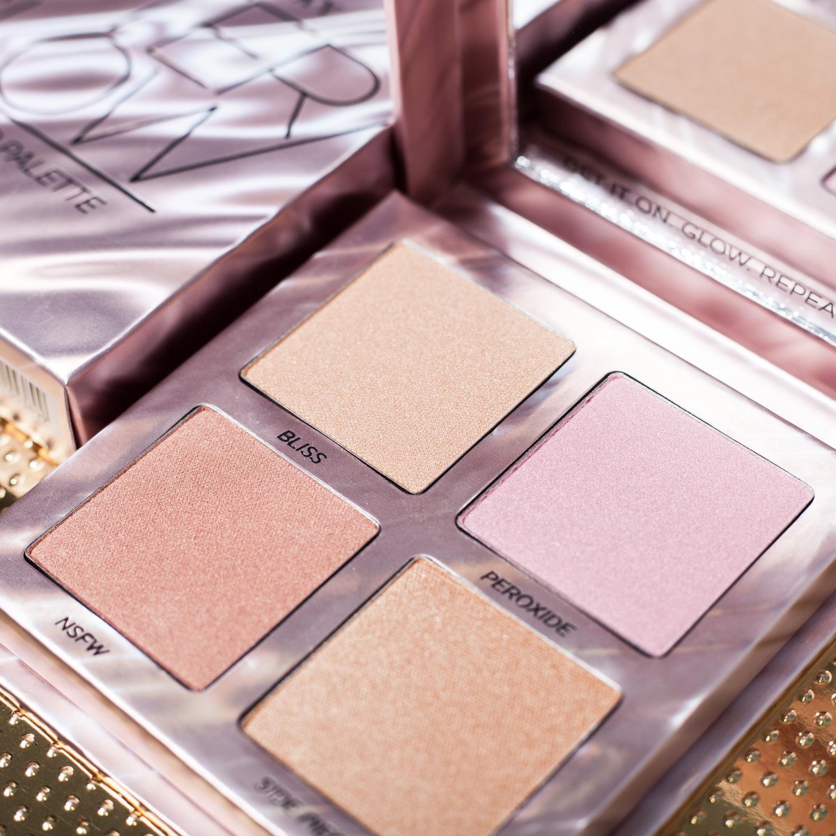 Almindelig by ballet Urban Decay on Twitter: "It's glow time. ✨ Afterglow Highlighter Palette.  https://t.co/A7snfDEcsj #UrbanDecay https://t.co/5hhwB4W2S5" / Twitter
