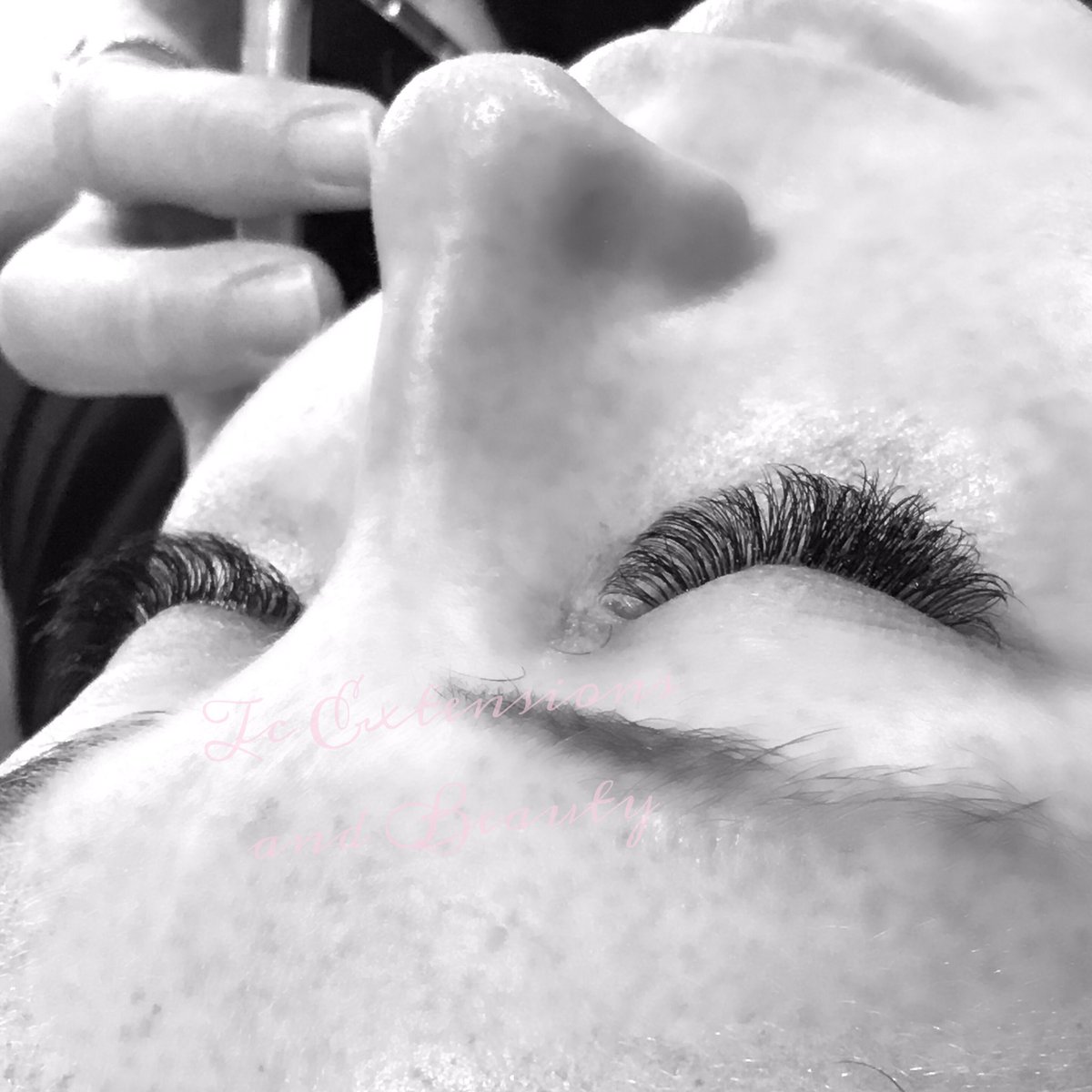 tcextensionsand's tweet photo. #waitinglist #russianvolume #ashfordkent #masterlashtech https://t.co/lAvxqTx4fA