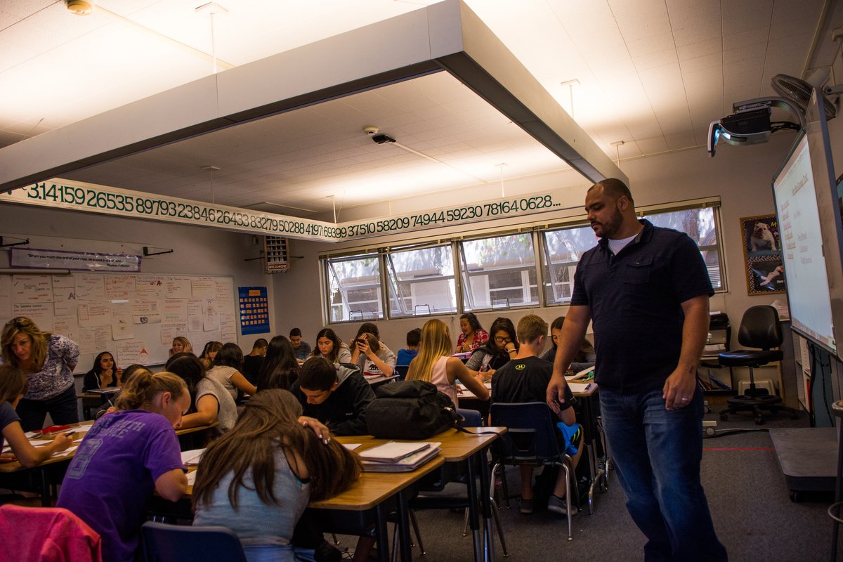 sdfact's tweet image. Fact Check: San Diego Unified Has More Staffers but Fewer Students voiceofsandiego.org/topics/educati…