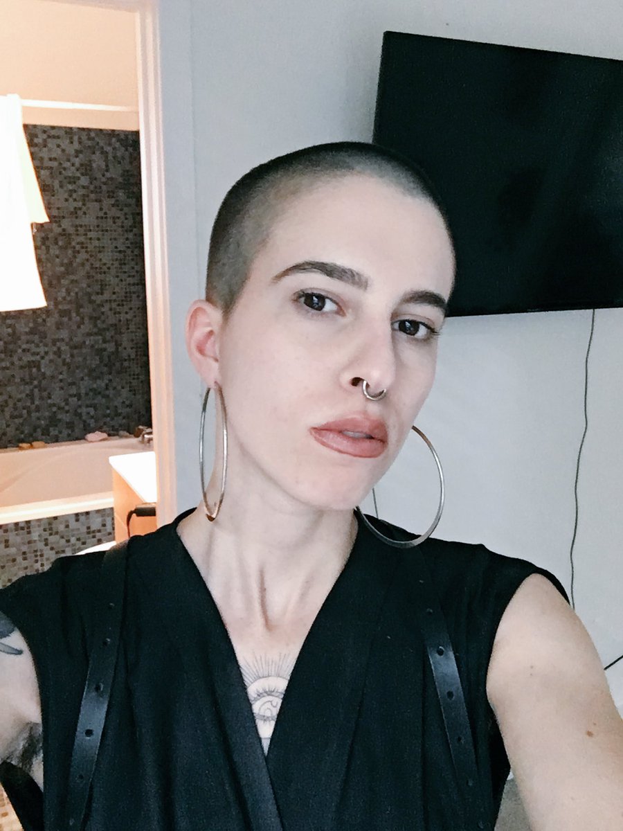 ServeDominaX's tweet photo. Always 🖤 the feeling that comes with a fresh shave! Taking My kitten out (collared &amp; leashed, of course) to an event this evening #femdom https://t.co/SsmlZNRAGQ