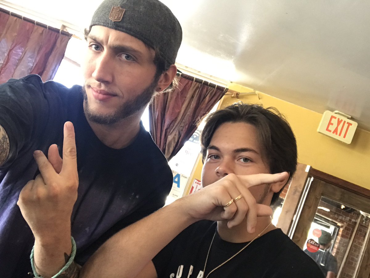 _xrent's tweet photo. Ricky Fucking Banks  @Banks  just ran into one of my favorite people ever, so sick https://t.co/QLvz9lugPa