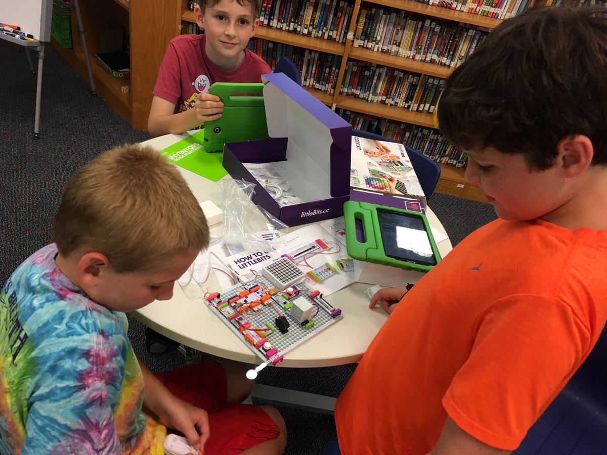 andie245's tweet image. LOVE programming with new @littleBits #codekit! @MeriwetherLES @MLSPTO @pammoran @chalkrelic