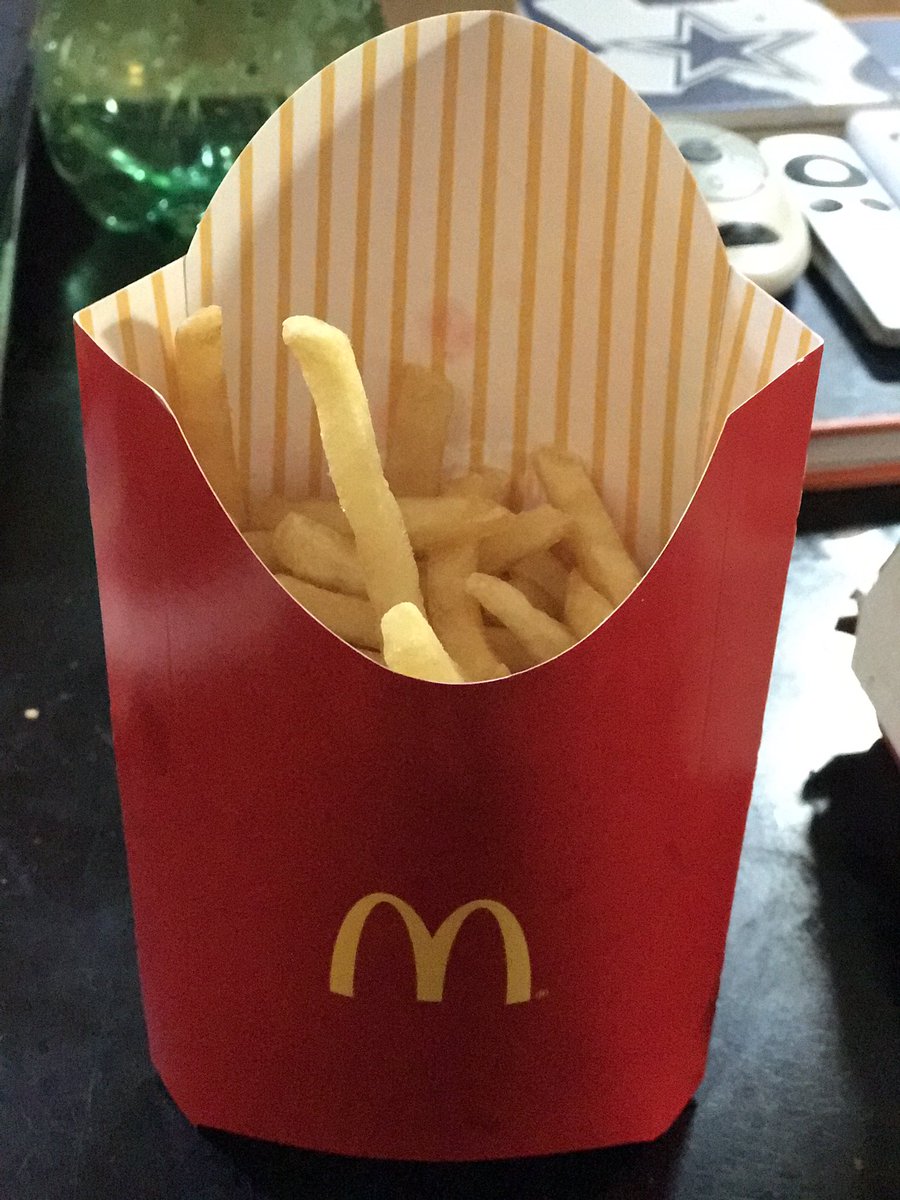 rowebn's tweet photo. @Reachout_mcd apparently you call this acceptable. This is supposed to be full. #qualitycontrol https://t.co/DVbUGlcpJr