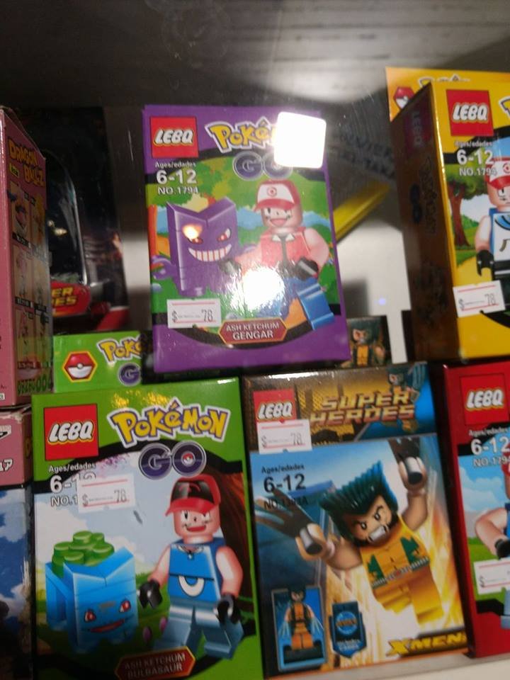 pkmnargentina's tweet photo. Por si alguno creía que con La Salada se iba también la pirateria (?) #PokemonGO #LEBQ #Bootleg https://t.co/h6mia7q0Jx