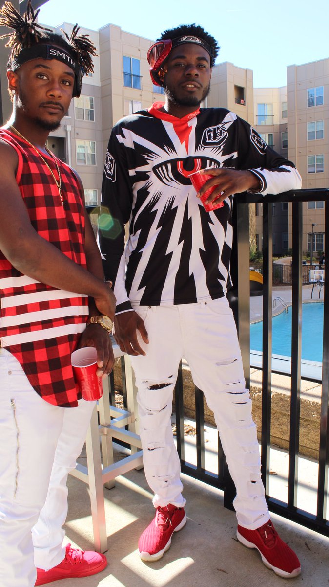 SauceWavey's tweet photo. #UglyMenofUNCC https://t.co/A6YO6rsI0V