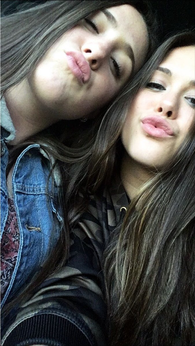luciallorente3's tweet photo. Porque ya lo sabes todo cariñoo, eres increíble y que nadie te haga sentir los contrario👭, eres súper fuertee😊💗💪 #qsemuerandenvidia #Rabiar https://t.co/Xz6wbls0ND