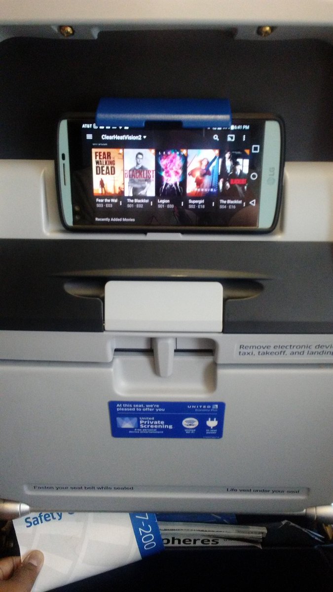 ClearHeatVision's tweet photo. Whoever at @Boeing implemented this for @United deserves a raise! 👏

1st time on this revamped B777-200. Can @plex all flight in style! 😎 https://t.co/UMZRj5RKKv