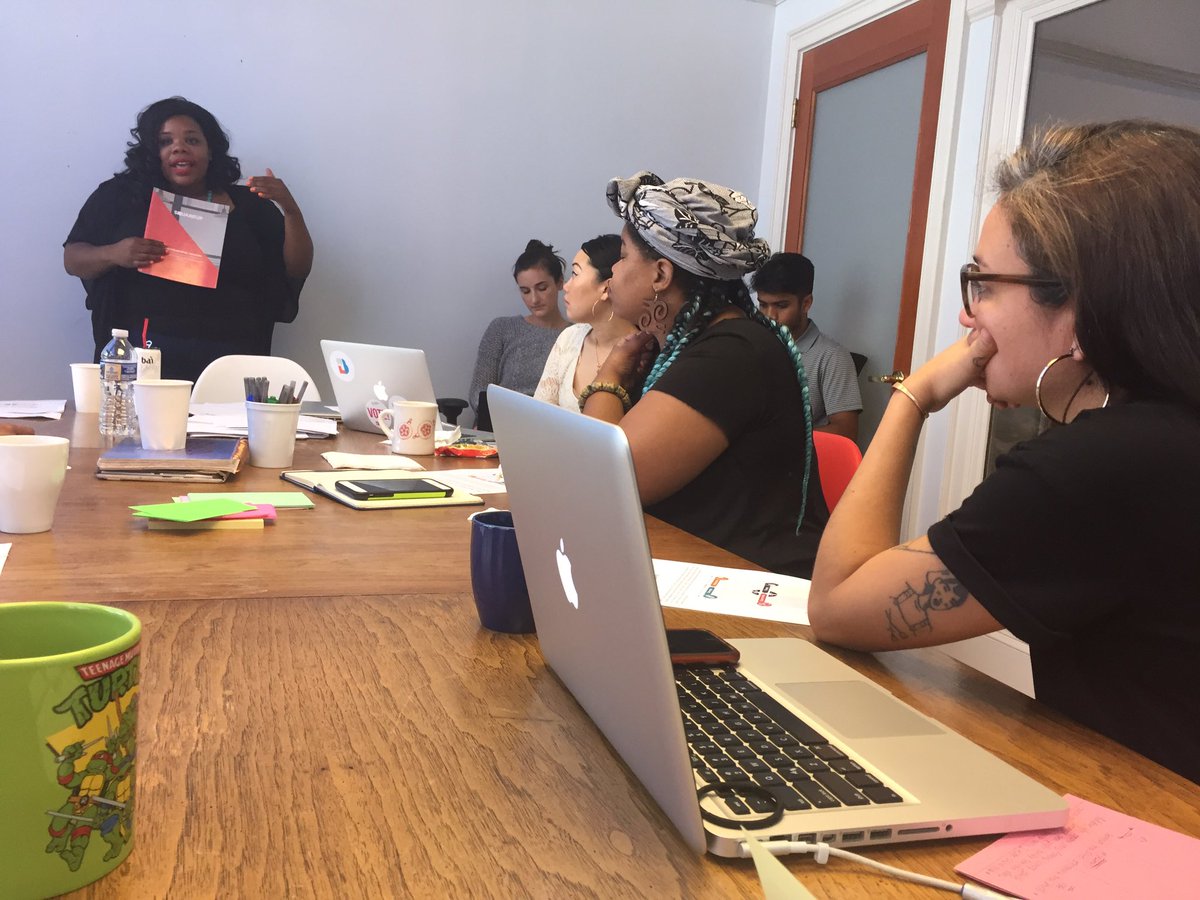 civicatlanta's tweet photo. Amazing session today with our rockstar women #socent, led by Kristen Daniel from @Pentorship and guest Bobbi deWinter from @thefoodwell! https://t.co/ajQlSYl3MS
