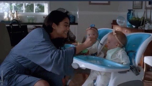 badgirlcarol's tweet image. UMA MÃEZONA DESSAS #PLLEndGame #EmisonEndgame