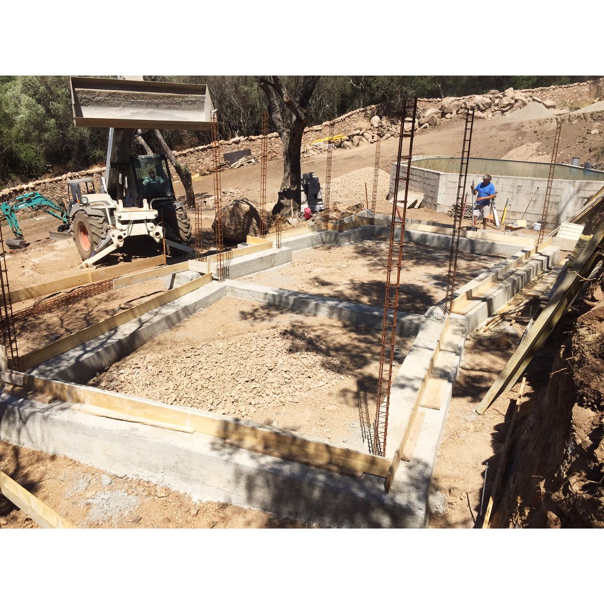 soclestudio's tweet photo. Foundations are in place, next step building the walls! #Socle #SocleProjects #Architecture #SummerRetreat #Construction #Foundation #France https://t.co/azdYO6ufJL