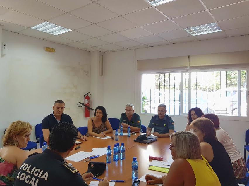 Ayto. Almuñécar #Almunecar y la Comisión Local de Seguimiento trabajan en 59 casos de #ViolenciaDeGenero <a href="/guardiacivil/">Guardia Civil</a> <a href="/PoliciaAlmuneca/">PolicíaLocalAlmuneca</a>