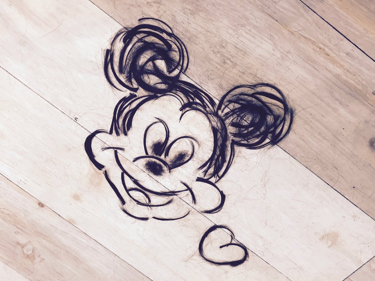 Aiko Twitterissa 切った髪の毛でヘアアート ミッキー ミッキーなのか 真剣に作る私 暇の極み Aiko Twitterissa 切った髪の毛でヘアアート ミッキー ミッキーなのか 真剣に作る私 暇の極み