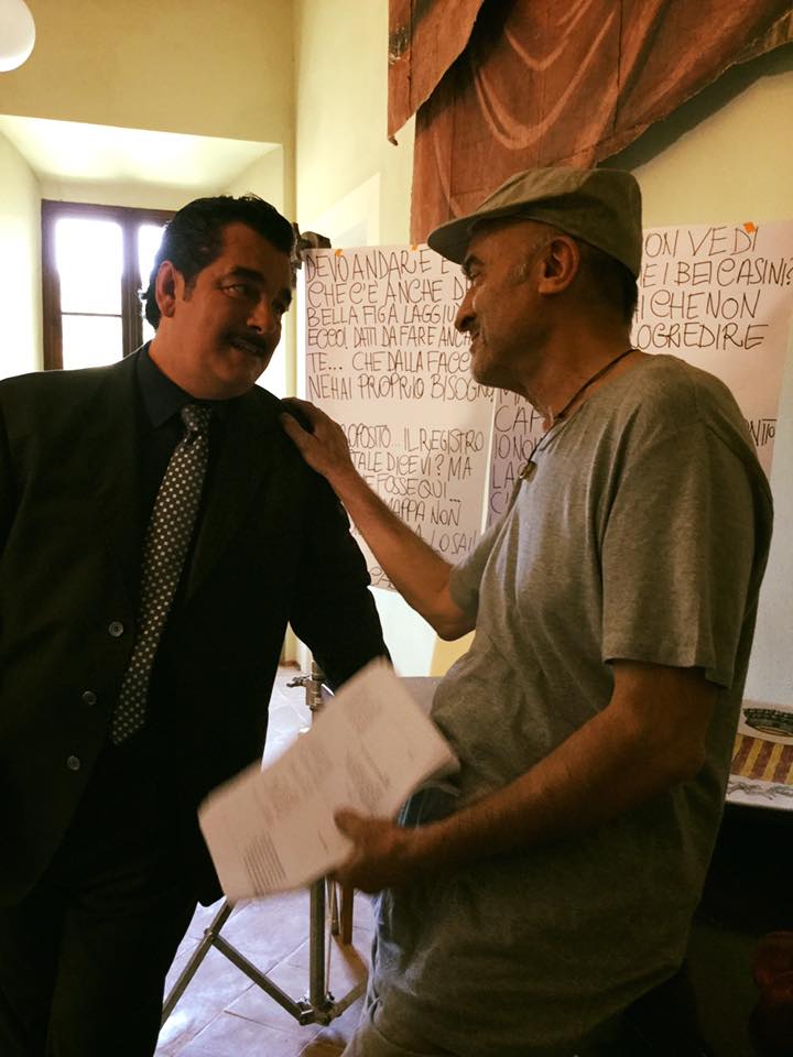 Chi è l'oscuro personaggio che parla con Ivano Marescotti? E cosa staranno architettando? Presto lo saprete! 😎