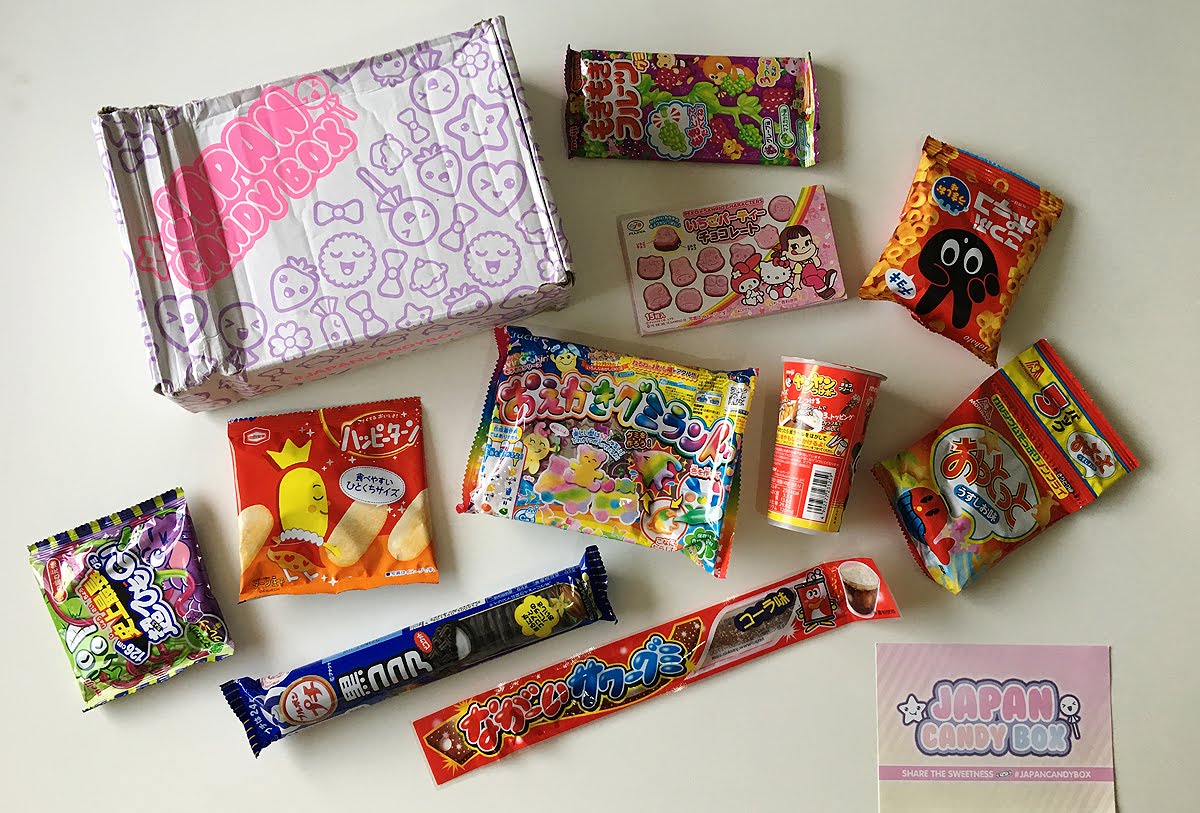 JapanCandyBox's tweet photo. David was excited to try Japanese snacks! 😍His favorite was the chocolate.😋 What flavors did you like the most? 💖 
►https://t.co/9tD2dlah9f https://t.co/HPLtUIXSoR