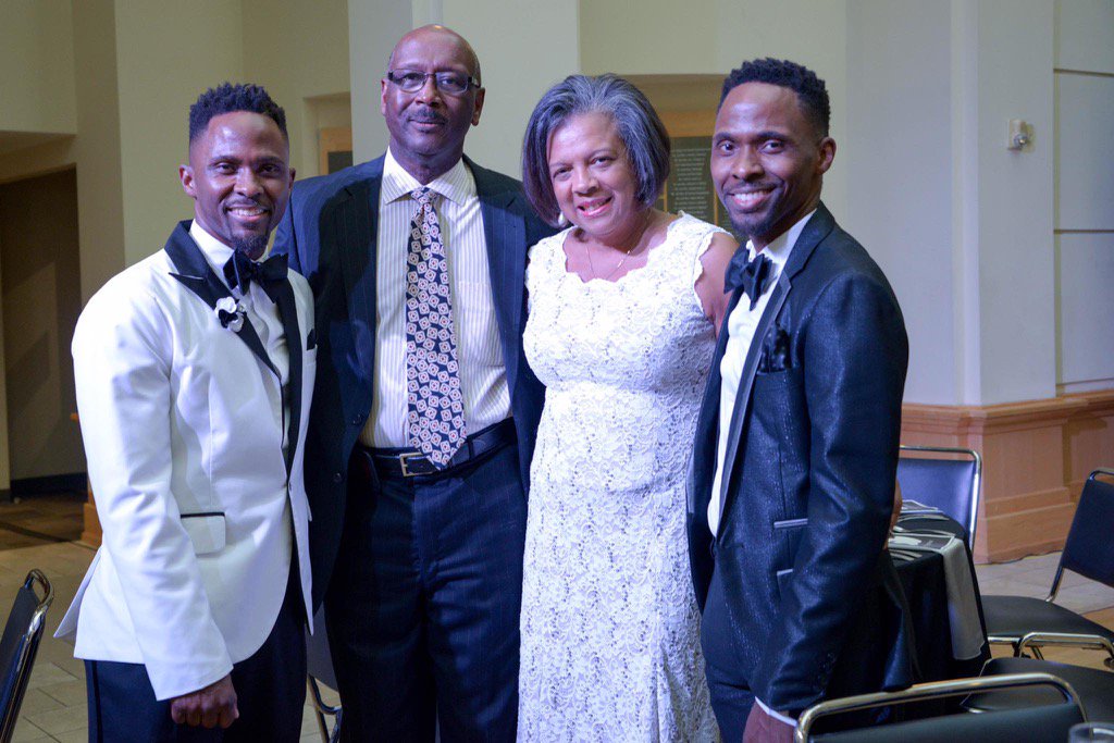 BarbaraLPeacock's tweet image. Celebrating 20 years with the distinguished Johnson brothers #nogrease.