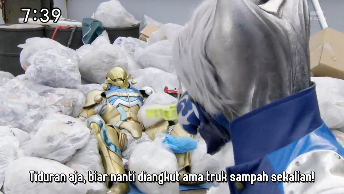 rocket_sub's tweet image. Uchuu Sentai Kyuuranger - Space.17 (goo.gl/aE9NeK)