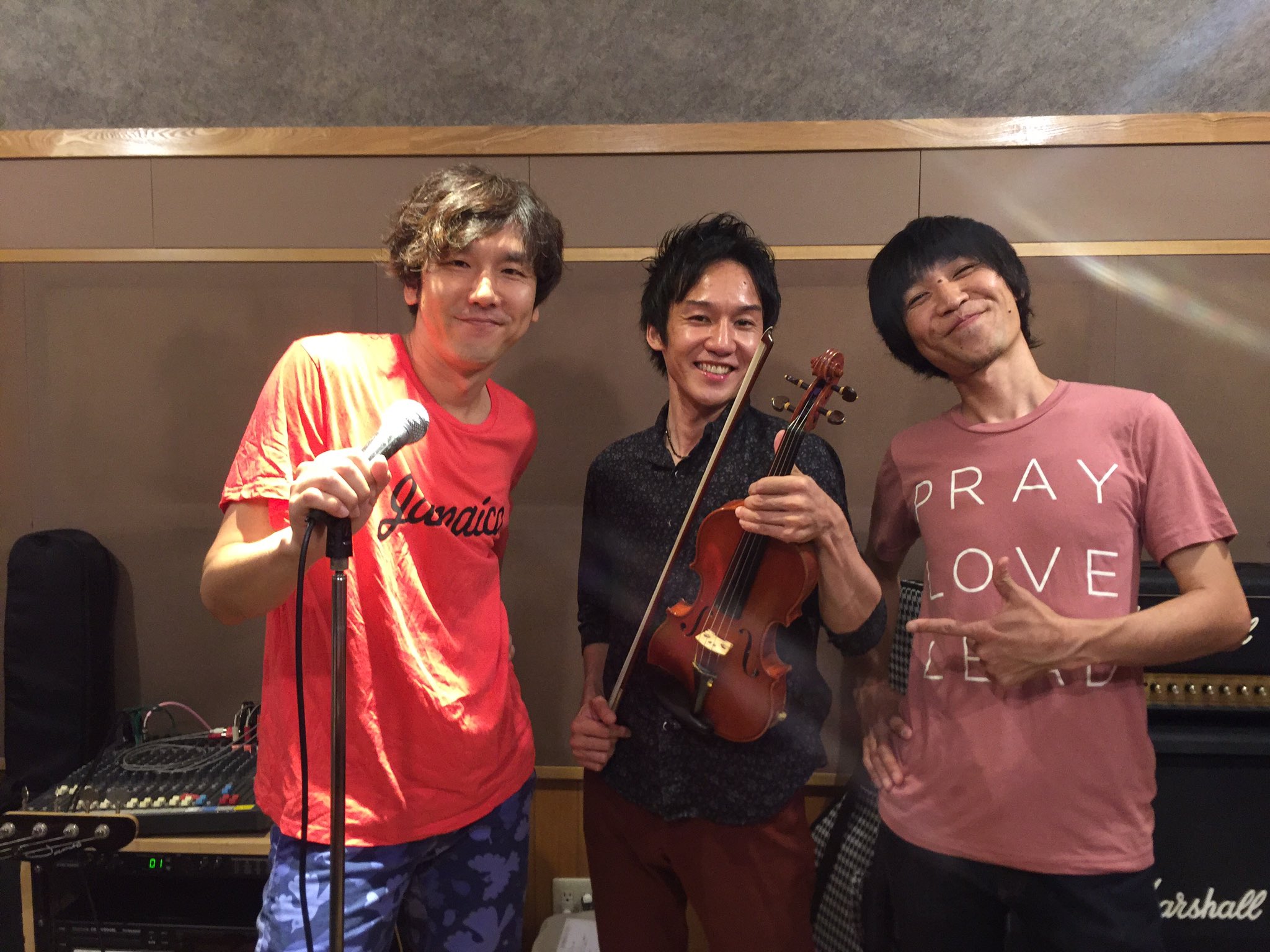 サルーキ Vo チヨ 月曜は川崎の人気バンド Style3 からバイオリンの高嶋くんがきてくれて サルーキ 野音でのコラボのために数曲練習しました いいかんじ 本番でのバイオリンを弾きながらのブリッジもたのしみ サルーキ 日比谷野外音楽堂