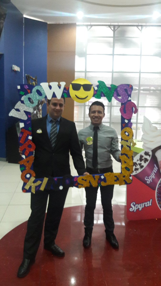 SOLEA_'s tweet photo. #TS y NSS Viviéndolo al Máximo en Galerias y San Jerónimo, ustedes lo hacen posible!!! Gracias😊 https://t.co/HojzZHelh1