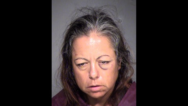 Woman arrested following police standoff in Wickenburg bit.ly/2ugk1Ga https://t.co/3CQu9COMB5