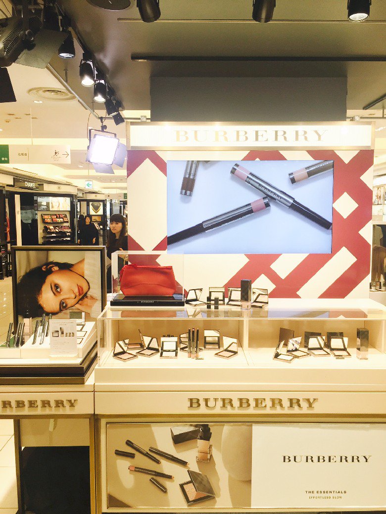 西武池袋本店 トレンドナビ در توییتر おすすめベースメイクはメリハリ立体メイク ハイライターやコントゥアリングを使用してツヤと陰で立体感のある顔へ こちらをご体験いただけるイベントを本日より開催 7 4 火 まで 1階 中央a6 化粧品売場 イベント 西武池袋本店 トレンドナビ در توییتر おすすめベースメイクはメリハリ立体メイク ハイライターやコントゥアリングを使用してツヤと陰で立体感のある顔へ こちらをご体験いただけるイベントを本日より開催 7 4 火 まで 1階 中央a6 化粧品売場 イベント