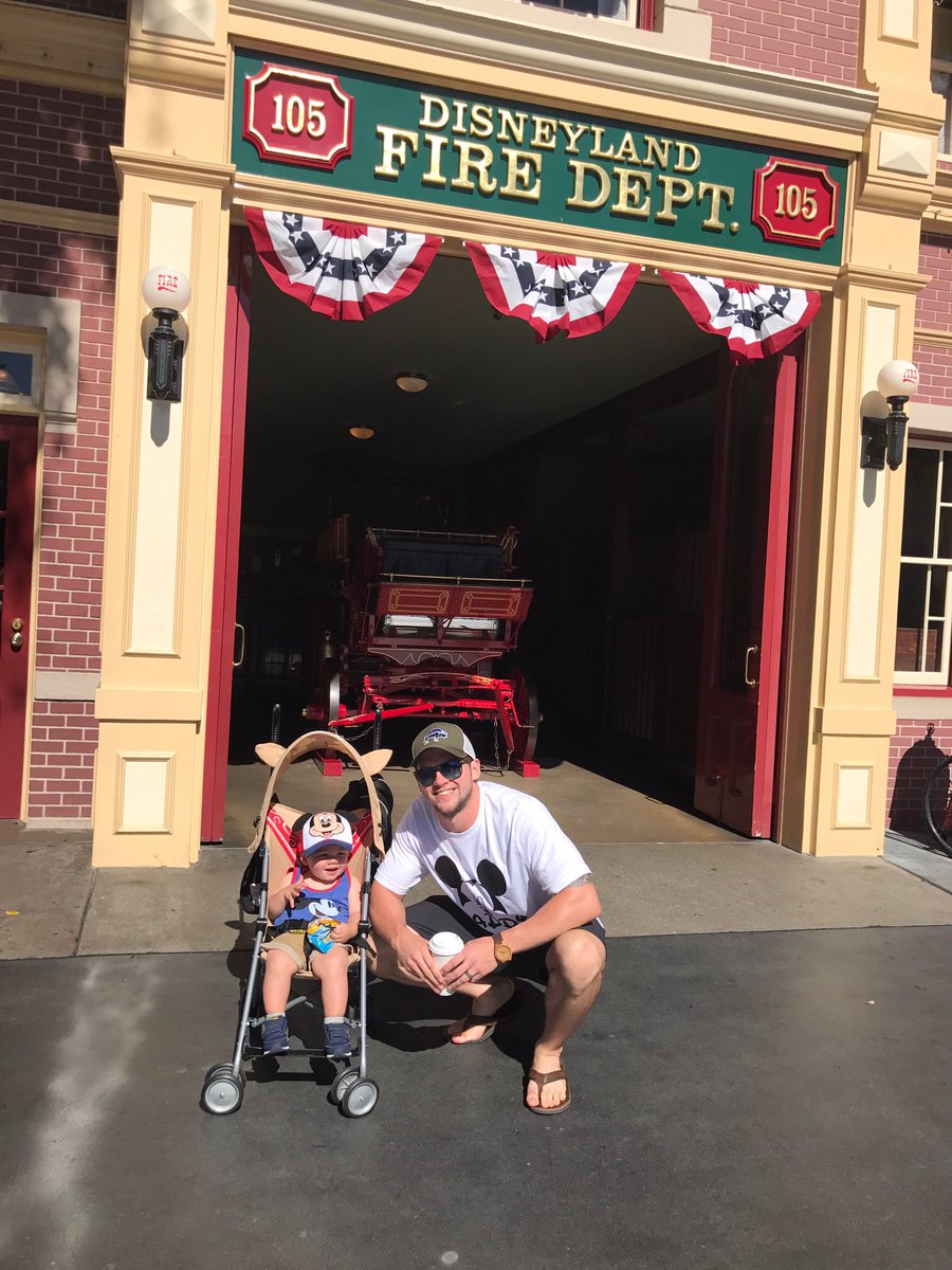 TheoReactionss's tweet image. Had a blast a #Disneyland with some of the best fam ever! I was the happiest little boy in the entire park! #SummerVibes