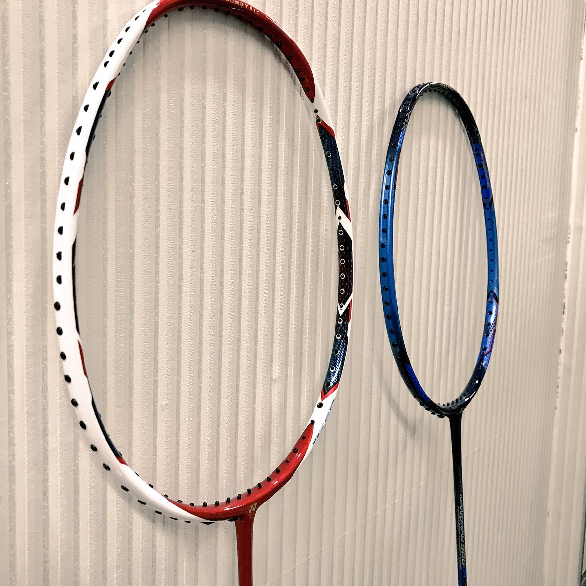 スピードとコントロール性能を重視したバドミントンラケット