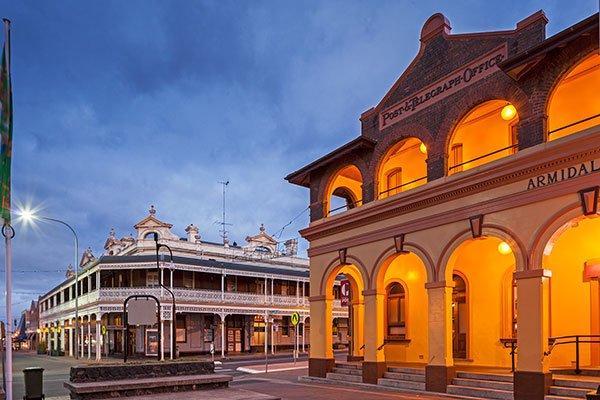 TuruAU's tweet photo. Spectacular natural scenery? Check. A fascinating heritage precinct? Check. A buzzing, welcoming community? Check. https://t.co/nf42alFxKJ https://t.co/BBvizZjxfH