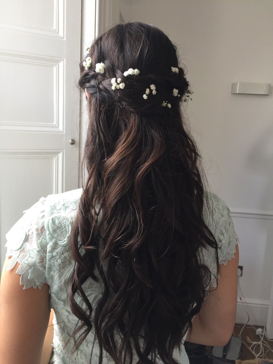 Beach wedding ready ☀️ #aveda #avedaartist #beach #weddinghair #gypso #ghd #bride #bridetobe #wavyhair #braids