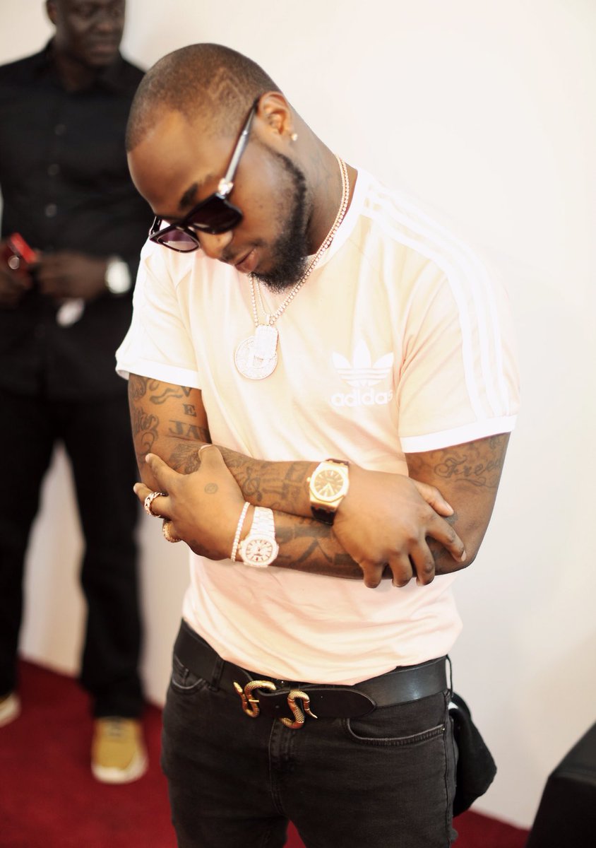 davido's tweet photo. Ore Ronaldo ! https://t.co/KTzRywFh5U