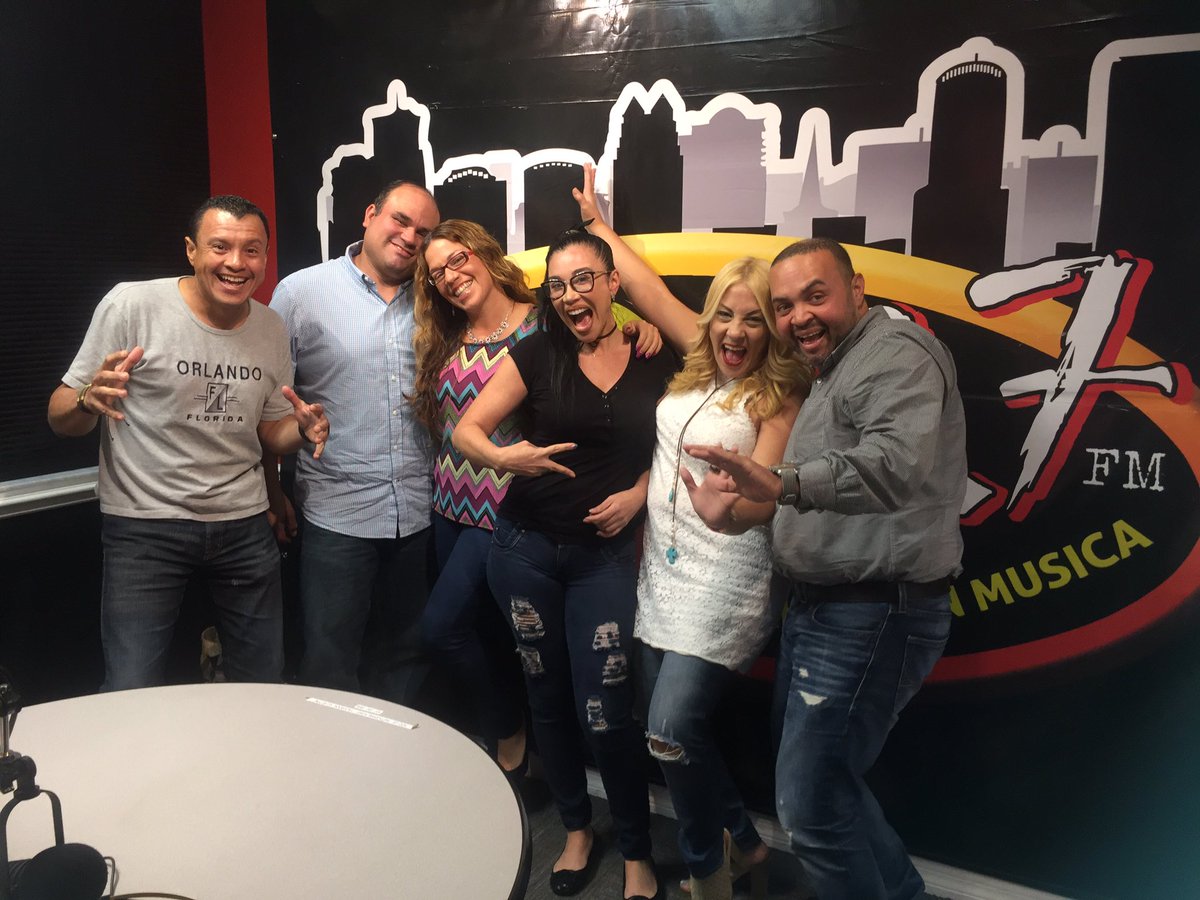 coachingwithus's tweet photo. ¡¡Buenos días!!
Un poco de lo que sucedió ayer en KQ 97.3 FM con "La China" y"Ali" en "Rush Hour" 
#DespliegaTuActitud
#CarolineSoto
#radio https://t.co/oDjLhql9bE