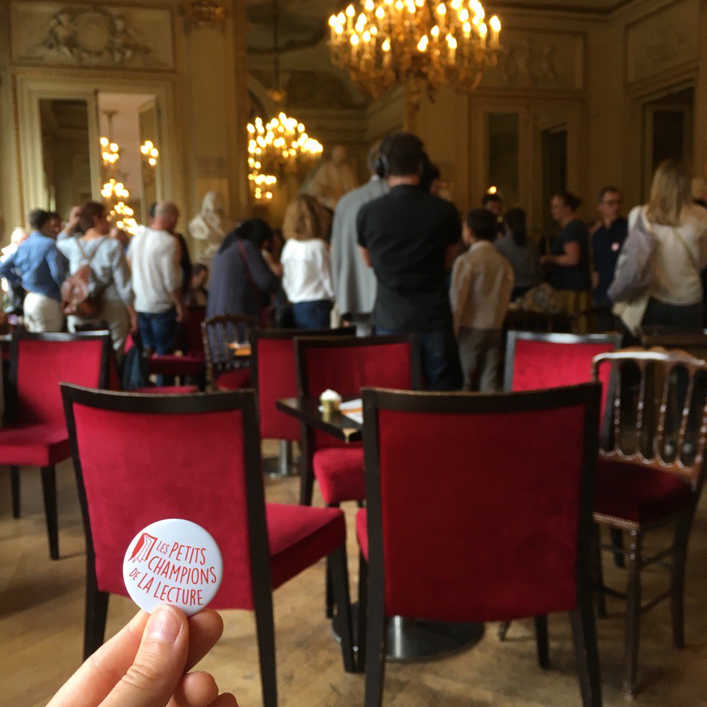 lireengrand's tweet photo. La finale des @championlecture va commencer, les lecteurs n'ont pas beaucoup mangé... le stress est là ! https://t.co/t8CQrINGJe