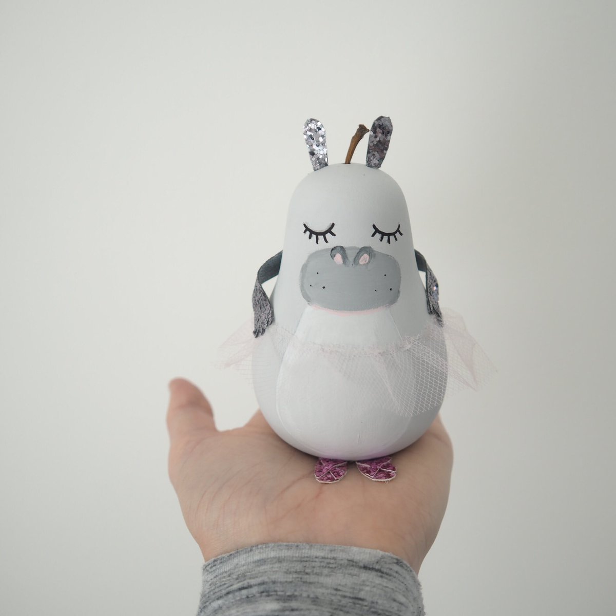 Voting still open for @MollieMakes product of the year. My pears are shortlisted 👌🏻so honoured! competition.immediate.co.uk/mmhaproductoft…