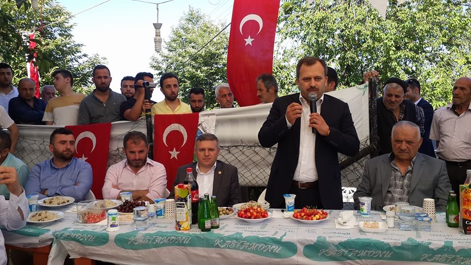 AkKastamonu's tweet photo. Bozkurt Kutluca köyündeki vatandaşlarımızla bayramlasip sohbet ettik. https://t.co/hFmOjUMkn0