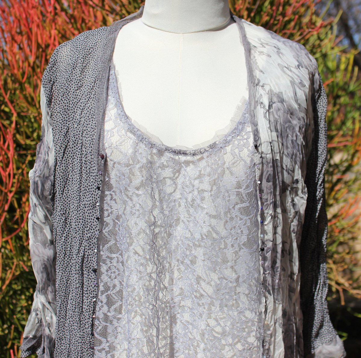 kennainafrica's tweet image. Womens jacket , Soft sheer jacket , Crinkle fabric jacket , Layering … tuppu.net/1eee65f6 #Handmade #GrayJacket