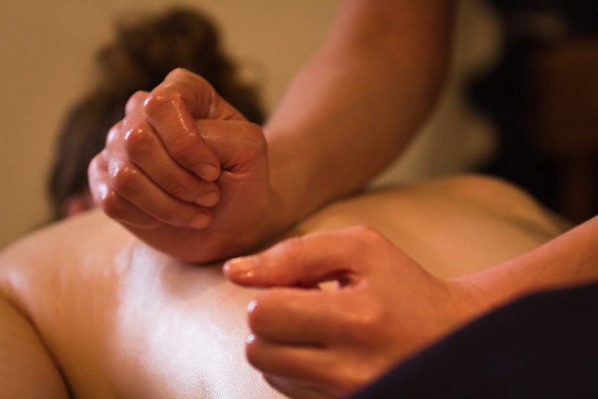 10% off any Last Minute Massage today and Thurs w/code 10OFFNOW at goo.gl/ez4St7 #henley #Henleyregatta #hrr #sportsmassage