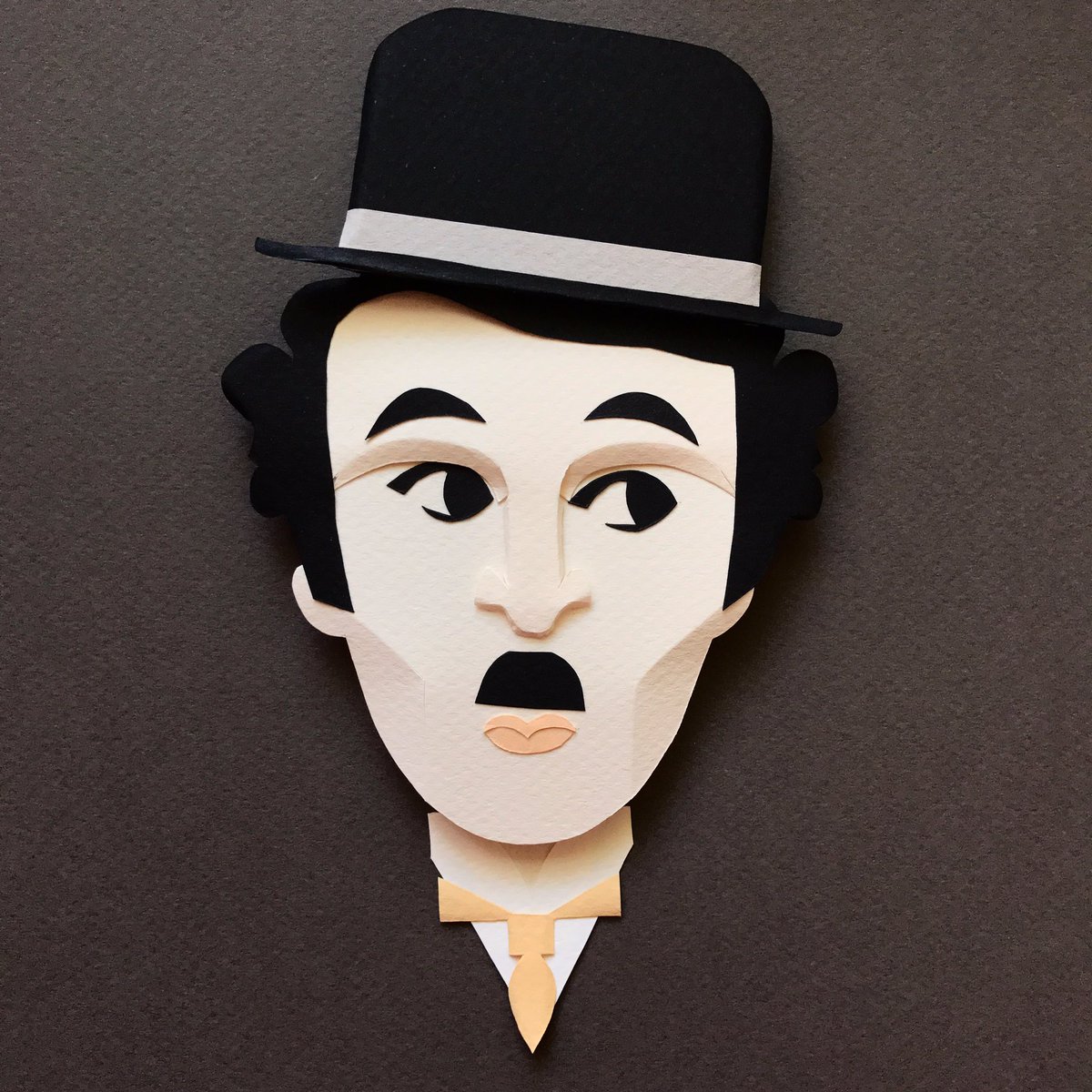 EQPaperArt's tweet photo. Charlie Chaplin. #charliechaplin #charlot #modertimes #actor #comic #cinema #movies #films #oscar #star #paper #art #illustration #handmade https://t.co/xd1SyajfCw