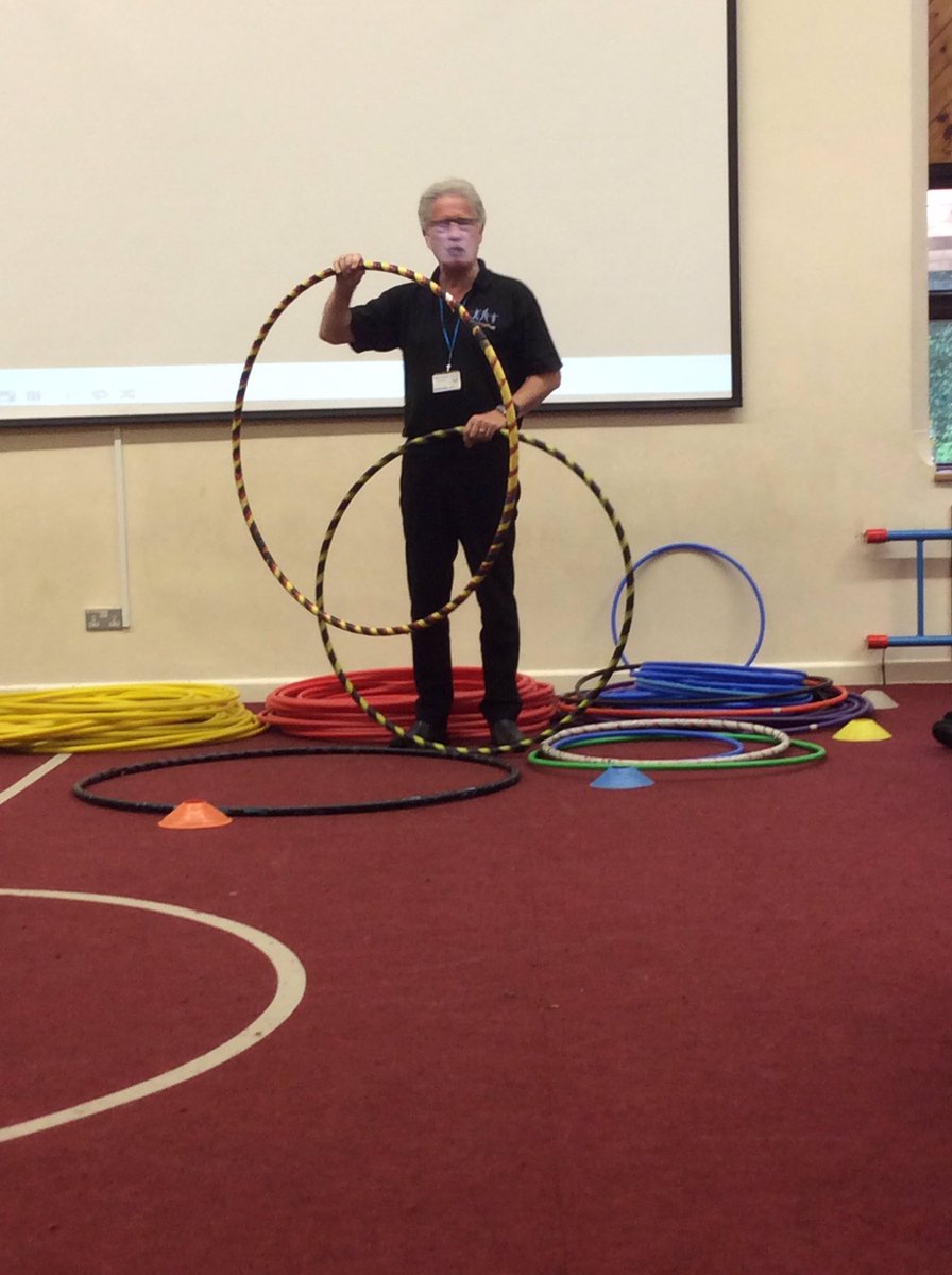 GosfordPrimary's tweet image. Carnival Week is in full swing. Look who has come to school today! #carnival #HoopGuy