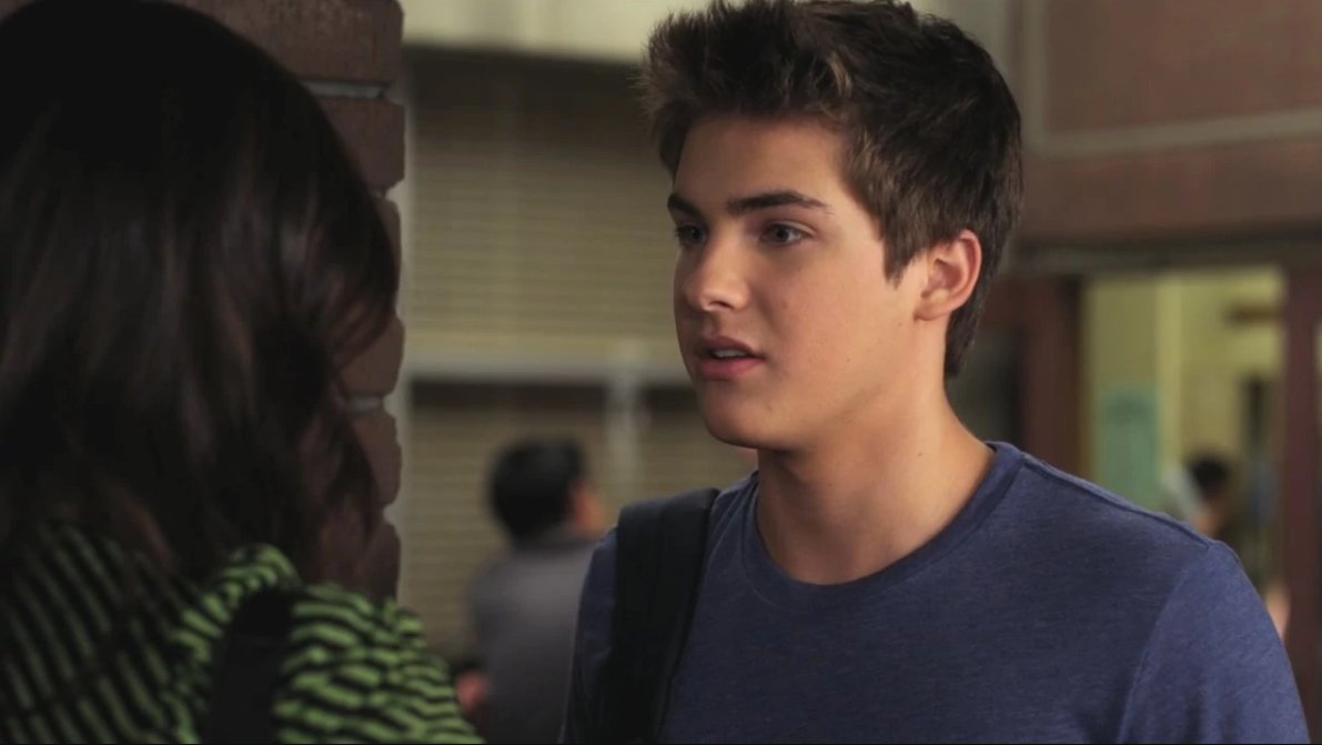 sahiapouf's tweet image. Only 90's kids would remember that Aria has a brother #PLLGameOver #PllFinal #PLLEndGame #PLLFinale