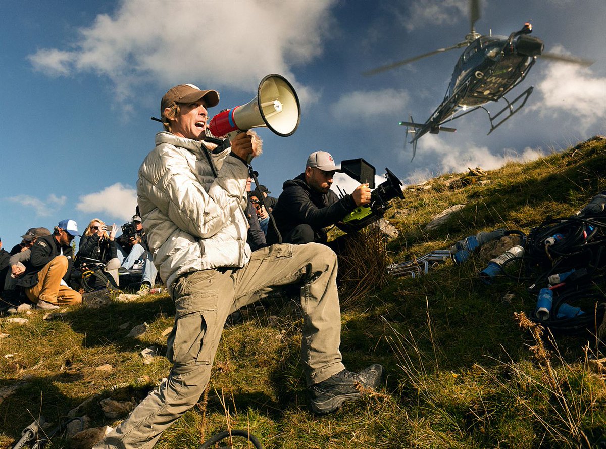 cinefil's tweet photo. Increvable, Michael Bay sort un nouvel épisode de la franchise #Transformers5 https://t.co/7tcy9loVEg https://t.co/krjmNs7f3h