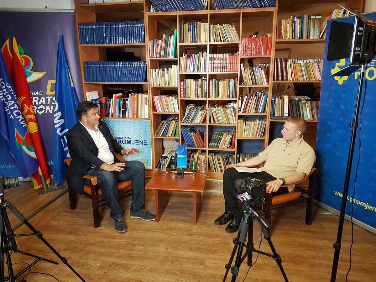 tvbalkaninfo's tweet photo. Teša na snimaju intervjua sa Nebojšom Medojevićem u Podgorici. Uskoro na #BalkanINFO kanalu. Pratite nas! https://t.co/mXoKUZ1dOt