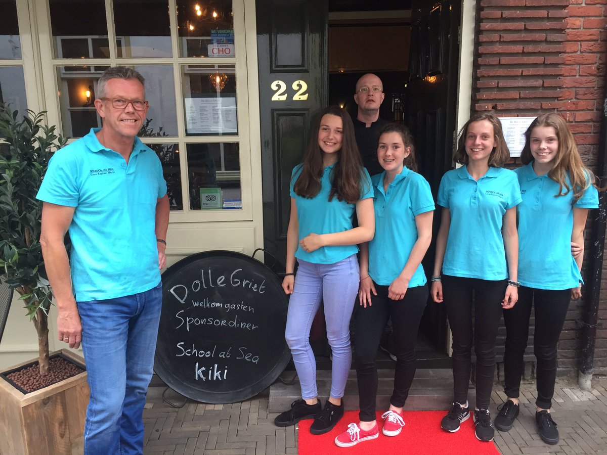 DolleGriet's tweet photo. Sponsordiner gehad voor nichtje chef René voor haar deelname aan #schoolatsea. Mooi bedrag opgehaald !! https://t.co/SYKv8IPlzO