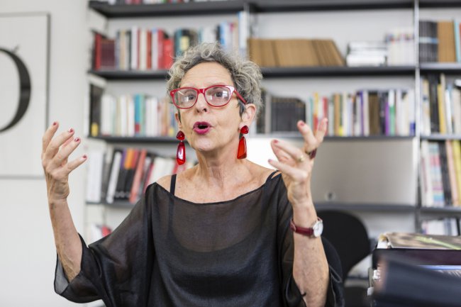 La_Directa's tweet photo. #Directa434 | Entrevista a Raquel Rolnik, exrelatora per a un habitatge adequat a les Nacions Unides. Enllaç subs: https://t.co/LNyIbZRbbT https://t.co/7vRt2OhTJZ