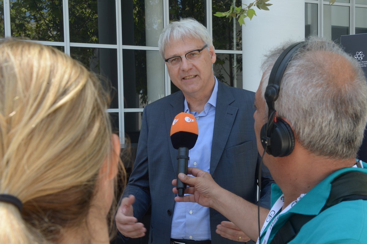 deutschetelekom's tweet image. „#Cybercrime wächst und macht nicht an Grenzen halt, deshalb brauchen wir internationale Vereinbarungen“ #Telekom Vorstand Kremer #CSS2017