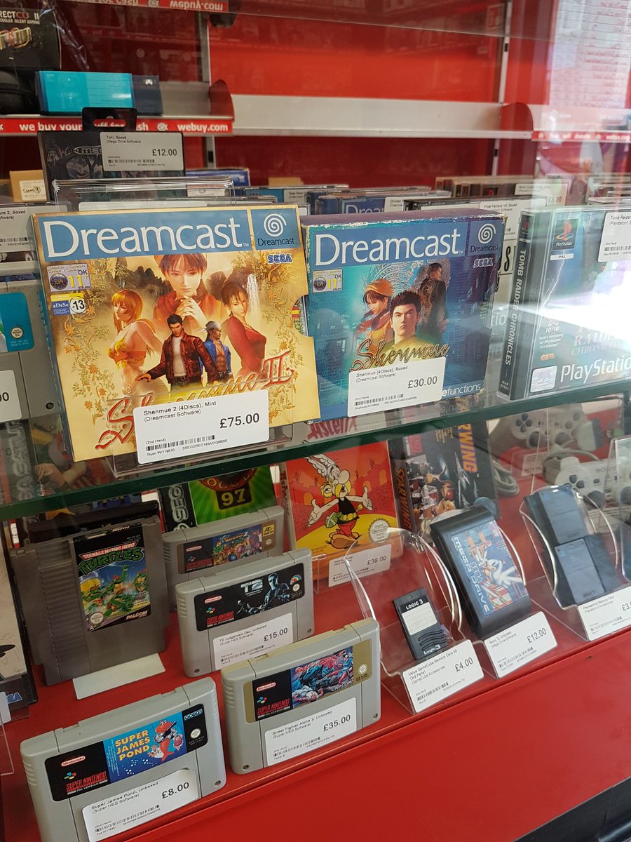 OfficialEkong's tweet photo. If you're a #retrogames collector @Cex windsor have some great items in. #Retrogaming #segaforever #Nintendo https://t.co/1D411oQf5O