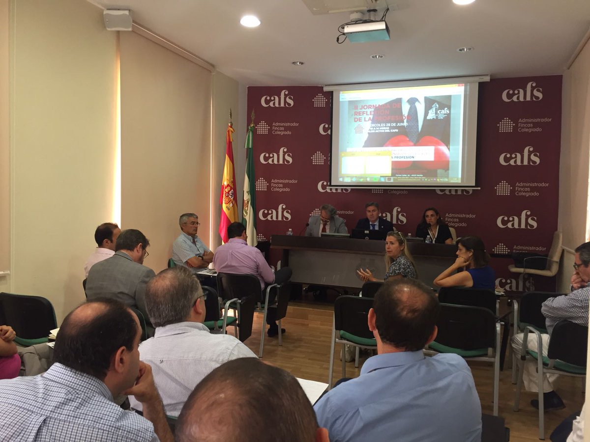 CAFSevilla's tweet photo. Interesantes coloquios en la II Jornada de Reflexión debatiendo sobre la profesión. #AFColegiados #CAFSevilla #ponlacasa #masque15000 https://t.co/oBF4W1CxaF