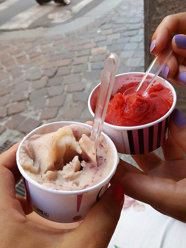 italiaslowtour's tweet photo. Are you a #Foodie? Italy is #theplacetobe! Roxana tasted some local specialities in Piedmont ► https://t.co/Z8eHHesDDT
#difreisainfreisa https://t.co/vNLe3YBzSZ
